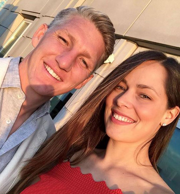 АНА ИВАНОВИЋ НЕПРЕПОЗНАТЉИВА: Да ли је подвргнута новом режиму исхране? (ФОТО)