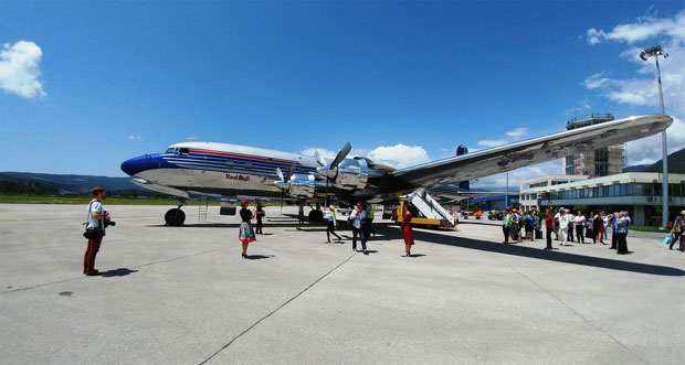 Титов даглас слетео у Тиват