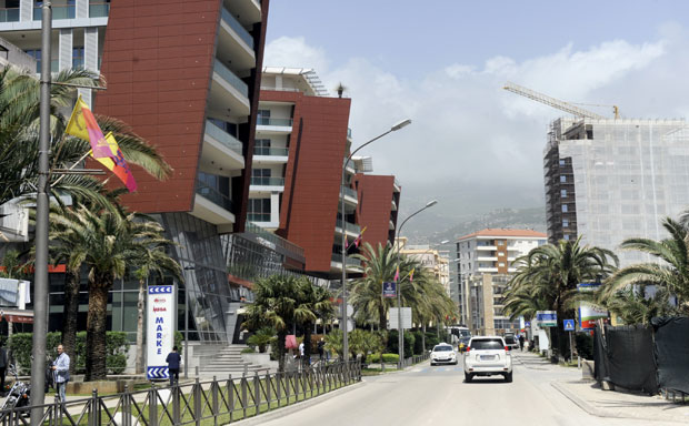 НЕСВАКИДАШЊИ ИНЦИДЕНТ: Лажни поп тукао Будванина