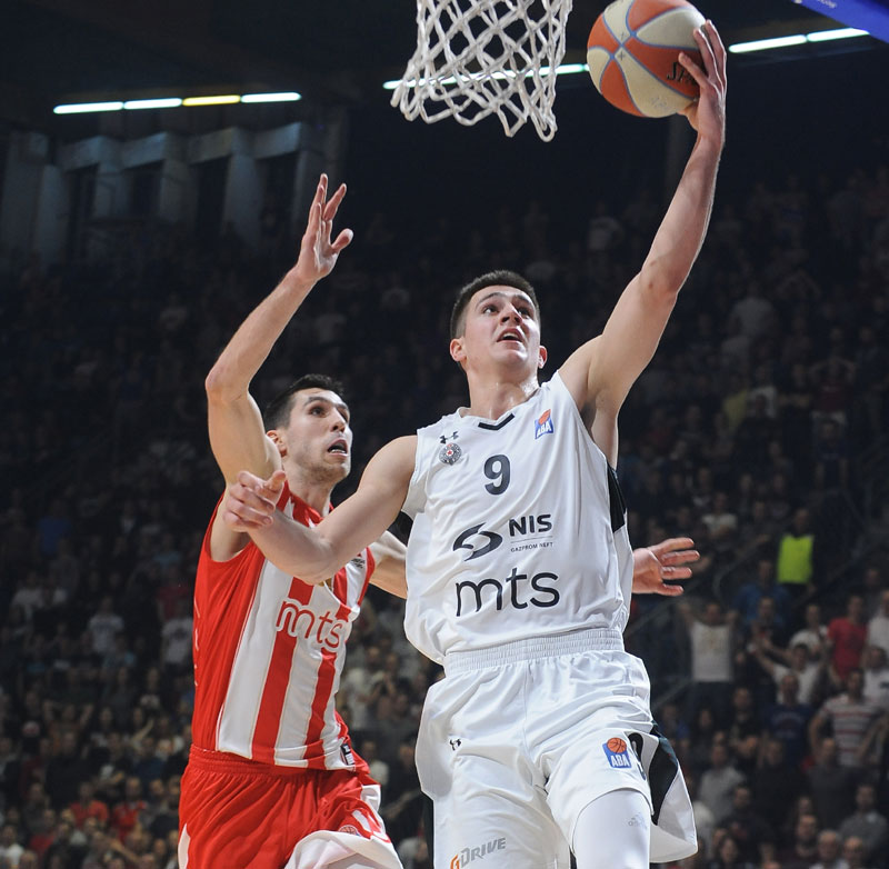 Дерби у полуфиналу после осам година! 