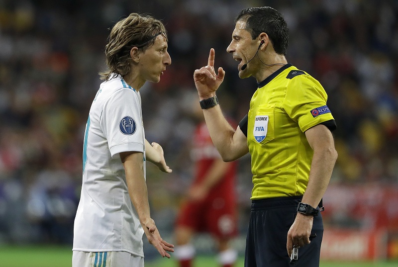 МАЖИЋ БЕЗ ГРЕШКЕ: Српске судије одрадиле сјајан посао у финалу Лиге шампиона