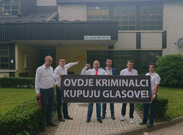 ИЗБОРИ У ПЉЕВЉИМА: Убедљива победа коалиције ДПС-а 