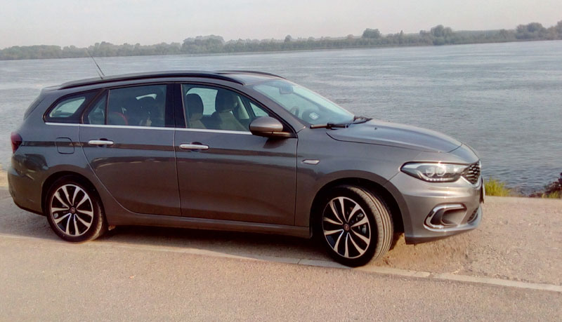 Елегантан и практичан