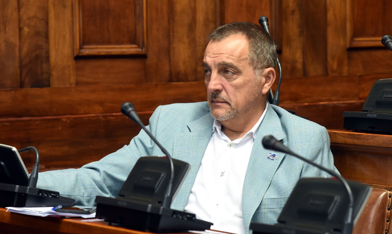 Кажу да је љубомора страх од поређења – зато Зоран Живковић љубоморно напада полицију!