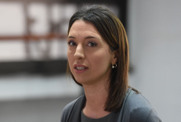 УО АНСАМБЛА КОЛО: Оставка Аје Јунг