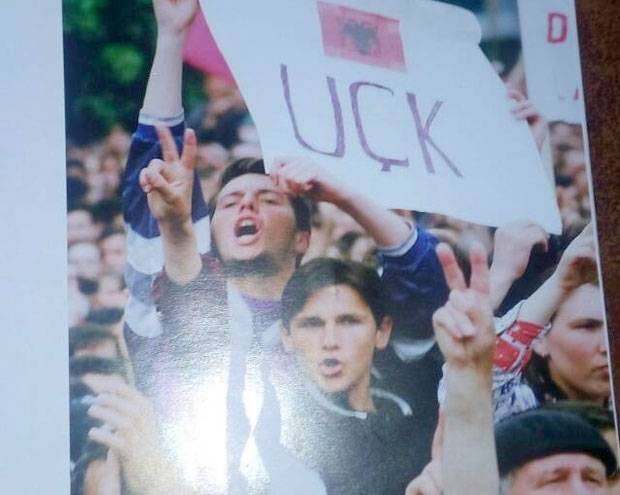 ПОГЛЕДАЈТЕ: Ово је срамна фотографија коју су Албанци хтели да изложе у Београду (ФОТО)