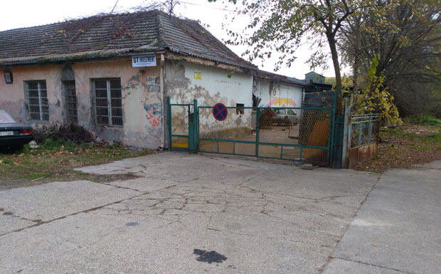 Жабац се брани са слободе