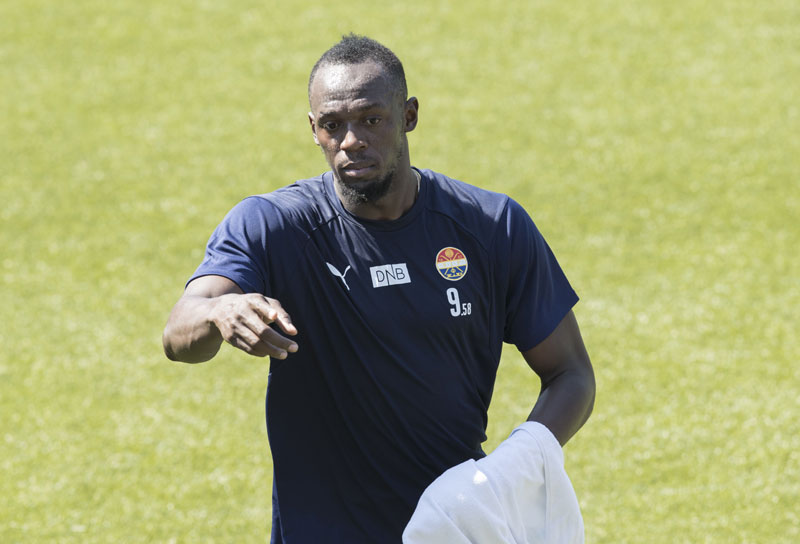 БОЛТ УЧЕСТВОВАО У МАСОВНОЈ ТУЧИ: Најбржи човек света делио ударце, па смиривао ситуацију