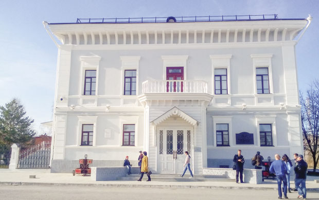 Путевима Романових