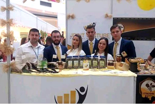 Сврљиг: Ђаци праве чај од чоколаде