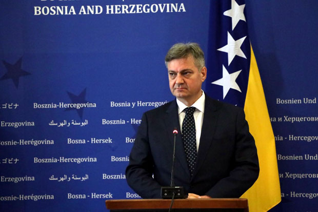 ЗВИЗДИЋ ПОРУЧИО ДОДИКУ: Престани да сањаш, Дрина ће заувек остати граница; Дачић: Хистеришу они који су БиХ давали у аманет Турској