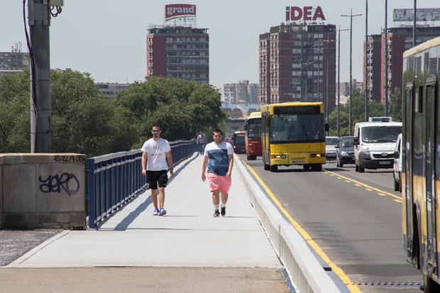 Бранков мост најзад и за пешаке