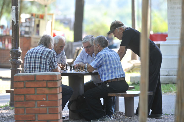 ИЗМЕНЕ ЗАКОНА О ПИО ПРЕДВИЂАЈУ НОВИНЕ: Привремене пензије - до три године? 