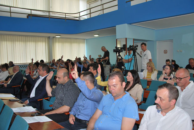 Палма води 350 Јагодинаца у Паралију