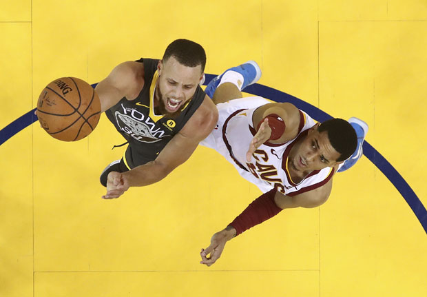 НБА: Вориорси повели са 2:0, рекорд Карија