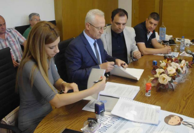 Власотинце: Штеди и лед расвета