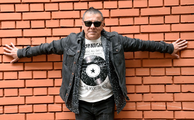 АКИ ПРОСЛАВИО 63. РОЂЕНДАН: Певач само на воћу 