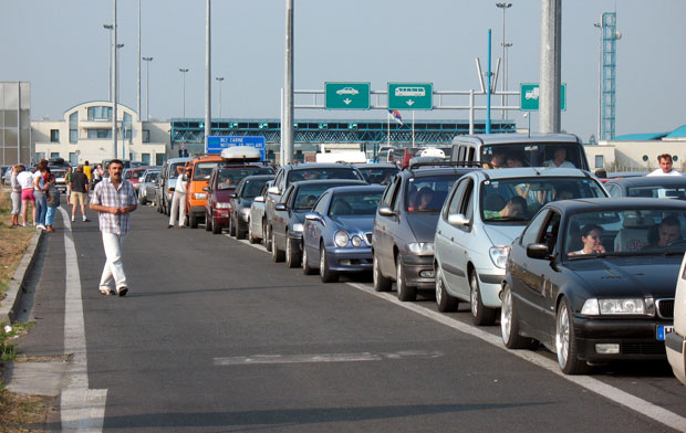 АМСС упозорава: Уколико путујете колима у иностранство, за ове земље вам је потребан зелени картон