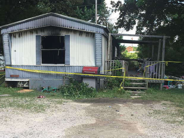 УЖАС У САД: Петоро деце страдало у приколици (ФОТО)