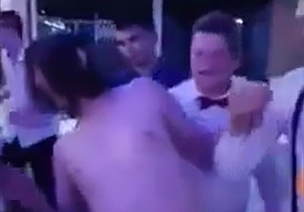 ПИЈАН ИЗВОДИО СТРИПТИЗ: Ђаци снимали професора на матурској вечери па га пребили