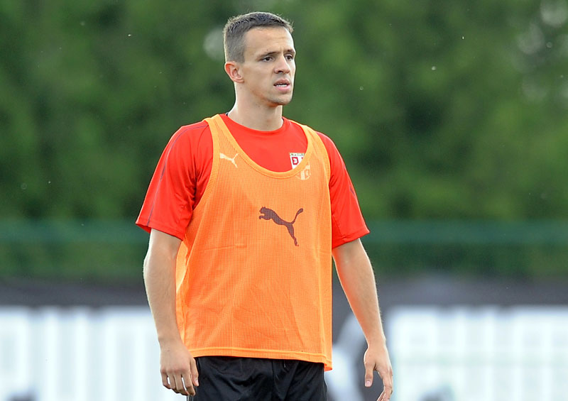 Штутгарт жели Максимовића