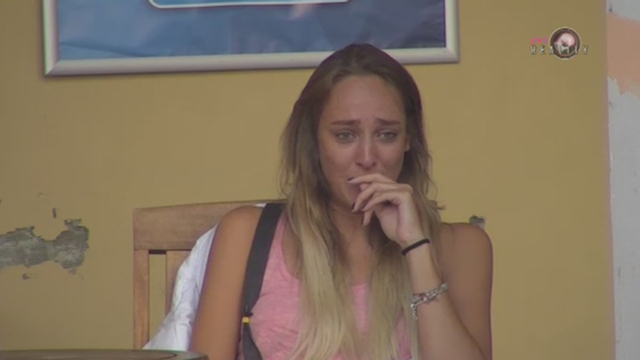 СЛОБА ПСОВАО АНАБЕЛУ, ЛУНА ГА ПОНИЗИЛА: Док будеш спавао са женом,замисли да сам ја, па ћеш пожелети секс(ВИДЕО)