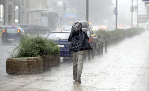 ВРЕМЕНСКА ПРОГНОЗА: Упозорење за данас - пљускови и грмљавина
