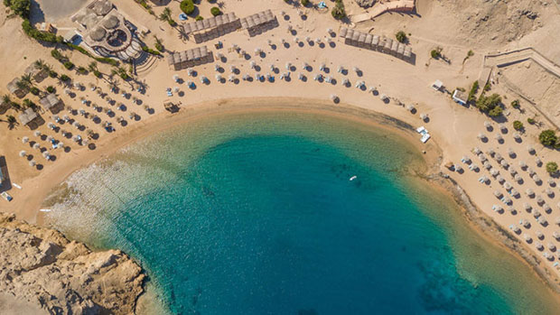 ПОГЛЕД КОЈИ ОДУЗИМА ДАХ: Плажа која има парче мира за свакога и невероватан шарени свет испод површине мора