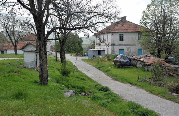 На камену Теслино село