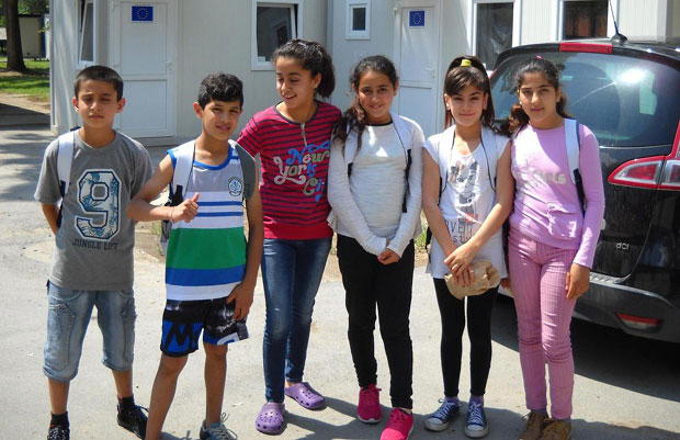 У удобном смештају сањају пут у Европу