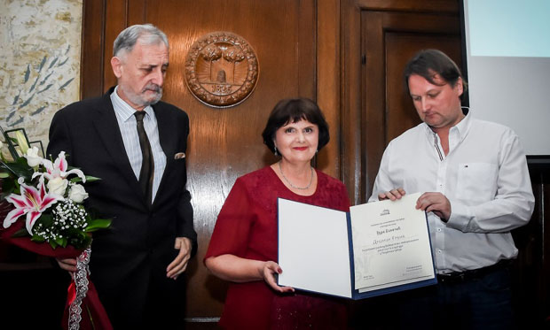 Чувари блага скривеног у књигама