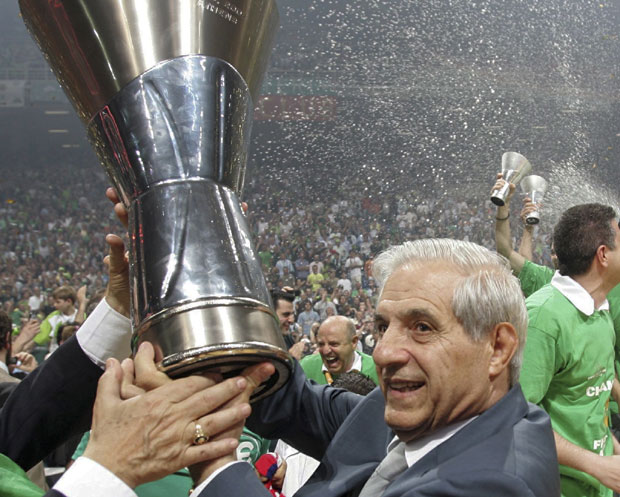 Преминуо Павлос Јанакопулос