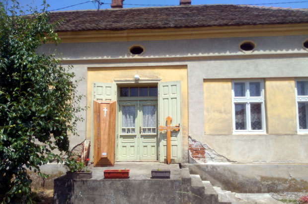 Пријатељи погинули од струјног удара