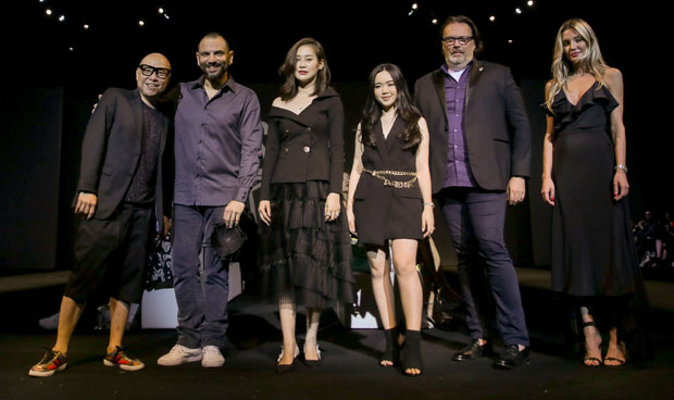 ДОЧЕК КАО ЗА ТИТА: Српски креатор бриљирао у Шангају