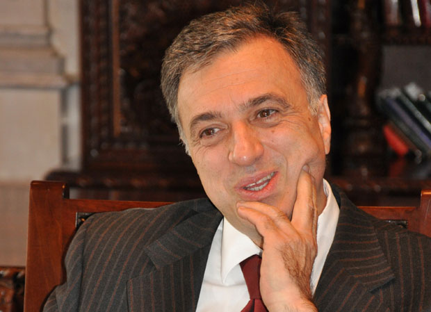 Предлог Закона о председнику Црне Горе: Почасни пет година