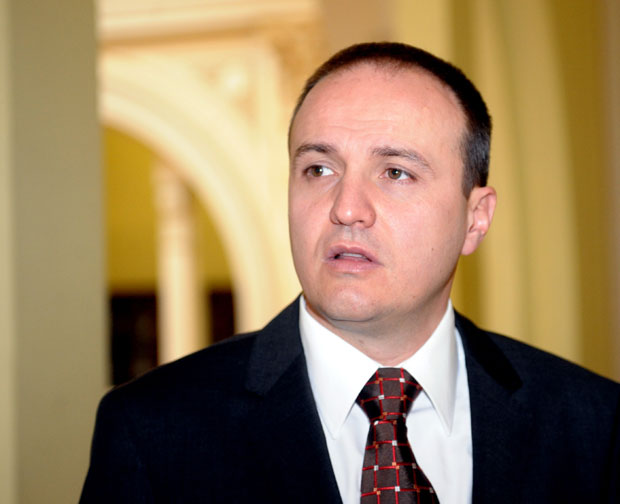 Дејан Раденковић: Повратак традицији и породици
