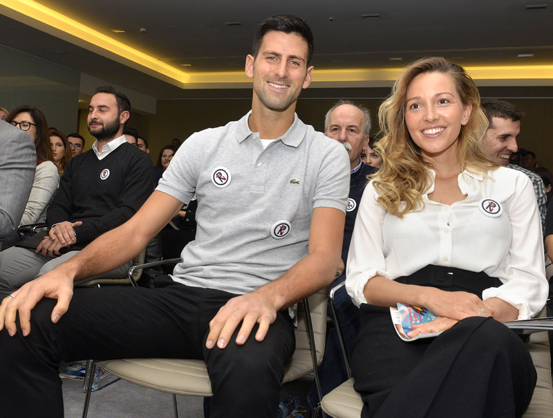 ФОТО: Новак спава у шатору 