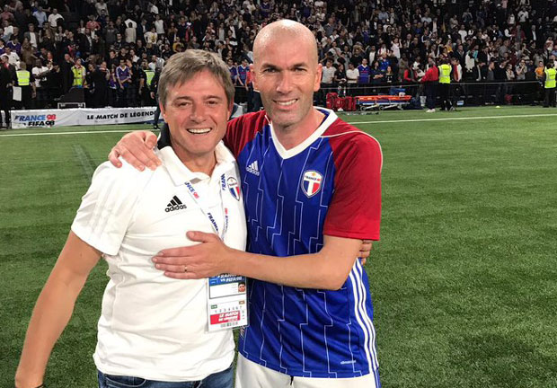 ГАЛА ВЕЧЕ У ПАРИЗУ: Пикси увеличао спектакл Француза на прослави светске круне из 98. (ФОТО, ВИДЕО)