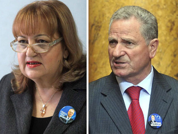 Радикалима суђење код куће
