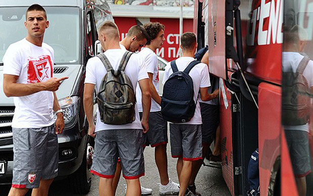 Шампион Србије почиње са припремама: Фудбалери Звезде отпутовали на Златибор