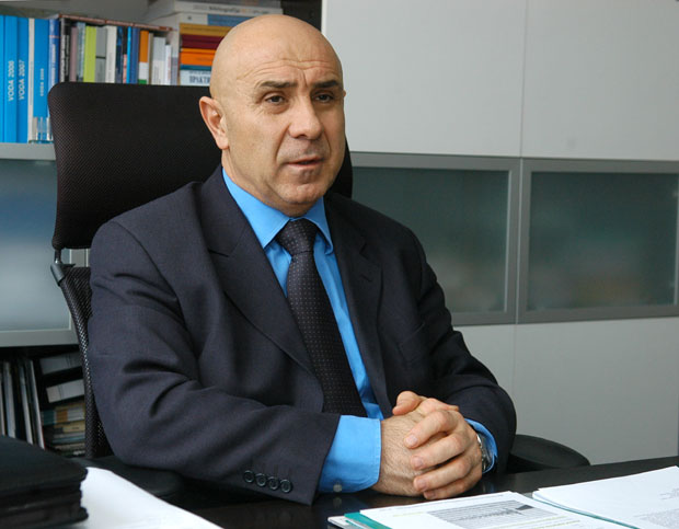 ШПИЈУНКА: Казна због карте
