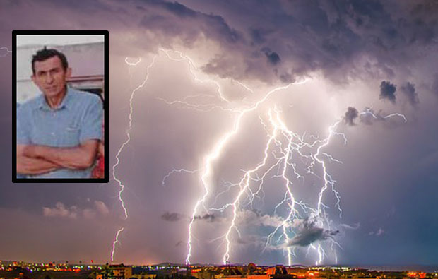 Убио га гром док је мењао цреп на крову 