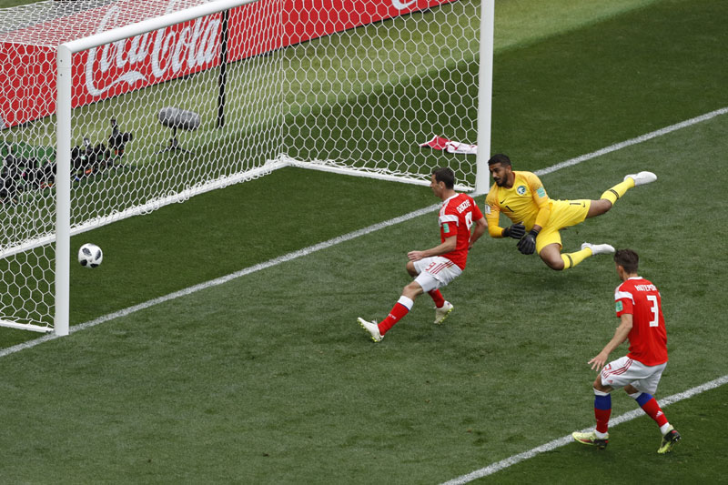 “ПЕТАРДА НА СТАРТУ”: Победа Русије после 16 година