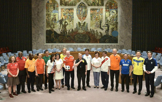 ПОГЛЕДАЈТЕ: Дипломате заиграле фудбал у Савету безбедности (ВИДЕО)