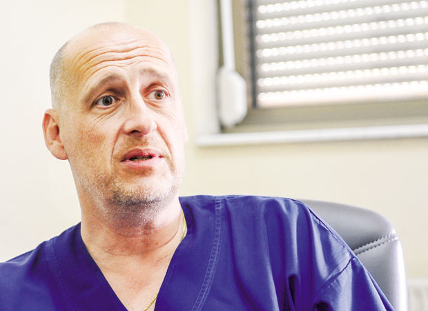 Нови залистак кроз ребра!