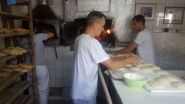 ХУМАНОСТ ПОСТАЛА ТРАДИЦИЈА: Салко поделио 10.000 питаљки