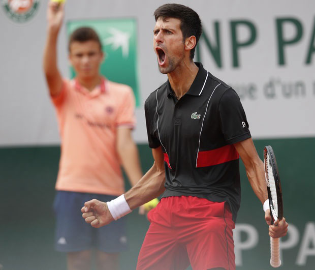 ЂОКОВИЋ ВЕЋ У КВИНСУ: Новак почео са тренинзима на трави