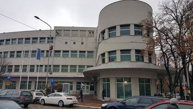 Аеродром главни камен спотицања