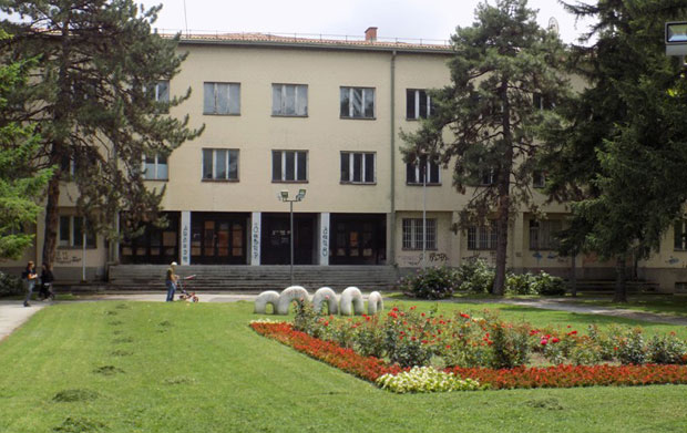 Два нова споменика у Лесковцу