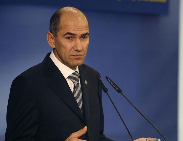 ИЗБОРИ У СЛОВЕНИЈИ: Јанша окренут сутрашњици, Шарец му жели срећу око владе